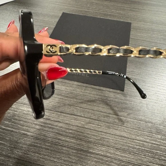 CHANEL SUNGLASSES - Picture 16 of 17